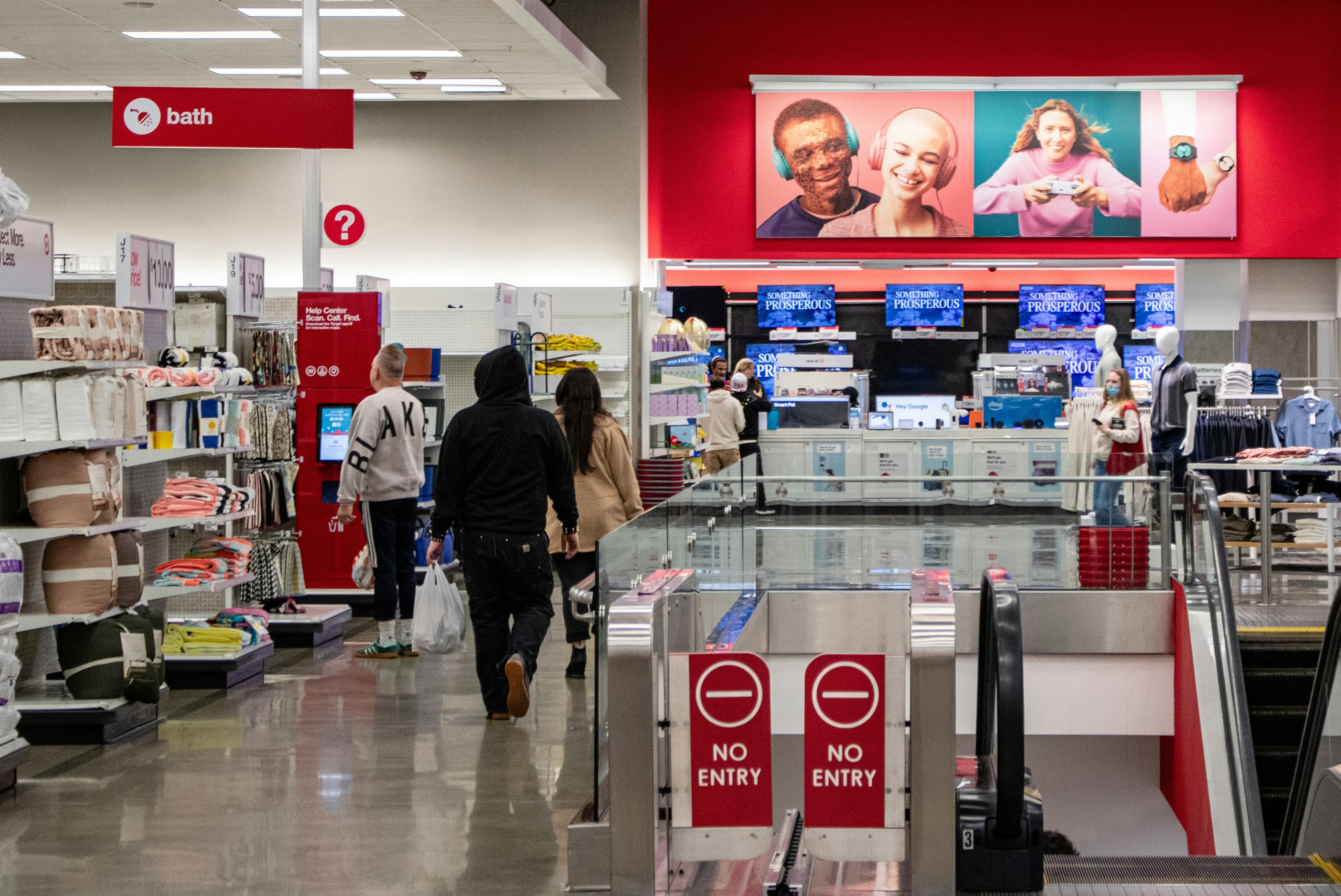 Target sobe vendas comparáveis 3,8% no segundo trimestre e revê em alta as previsões anuais